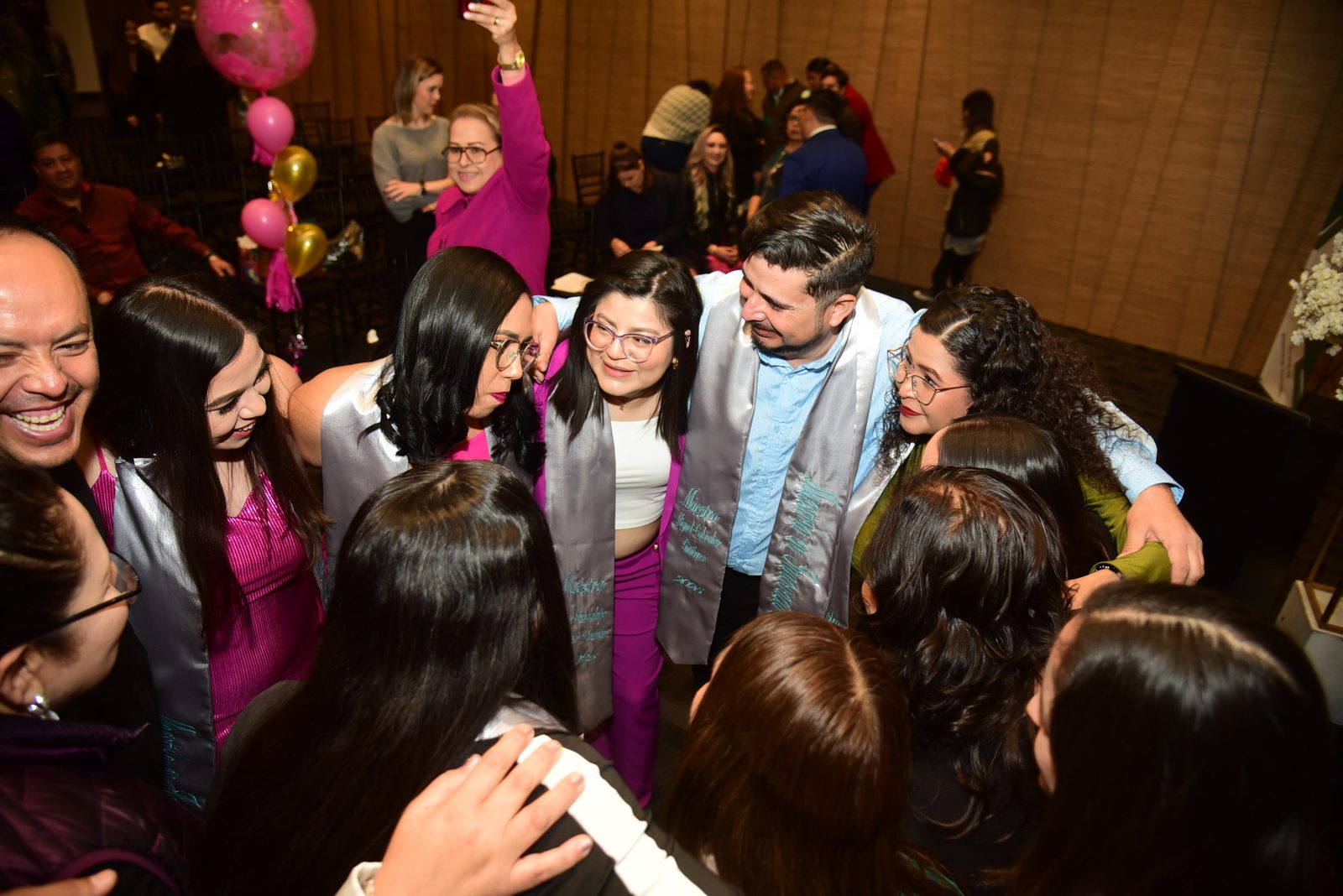 Las familias que acompañan el logro — Graduación 2025