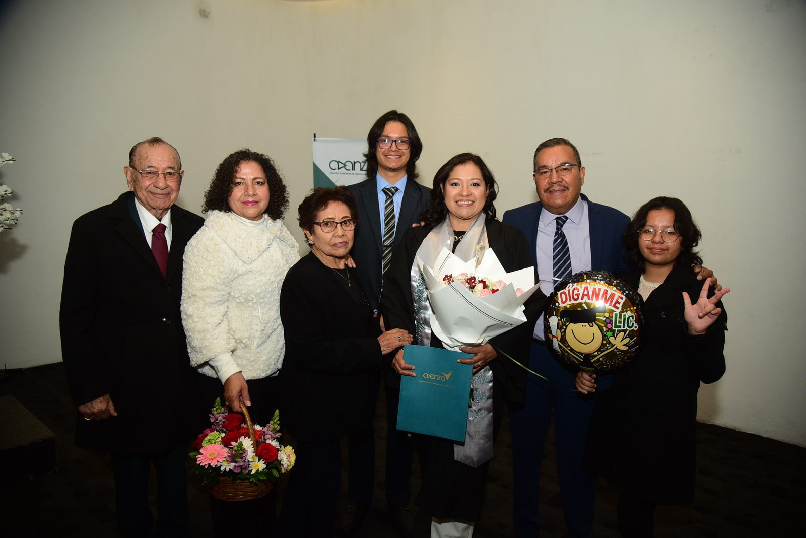 Las familias que acompañan el logro — Graduación 2025