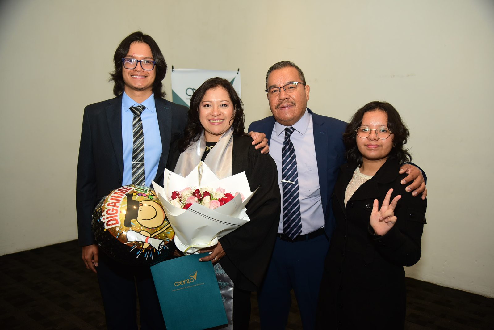 Las familias que acompañan el logro — Graduación 2025