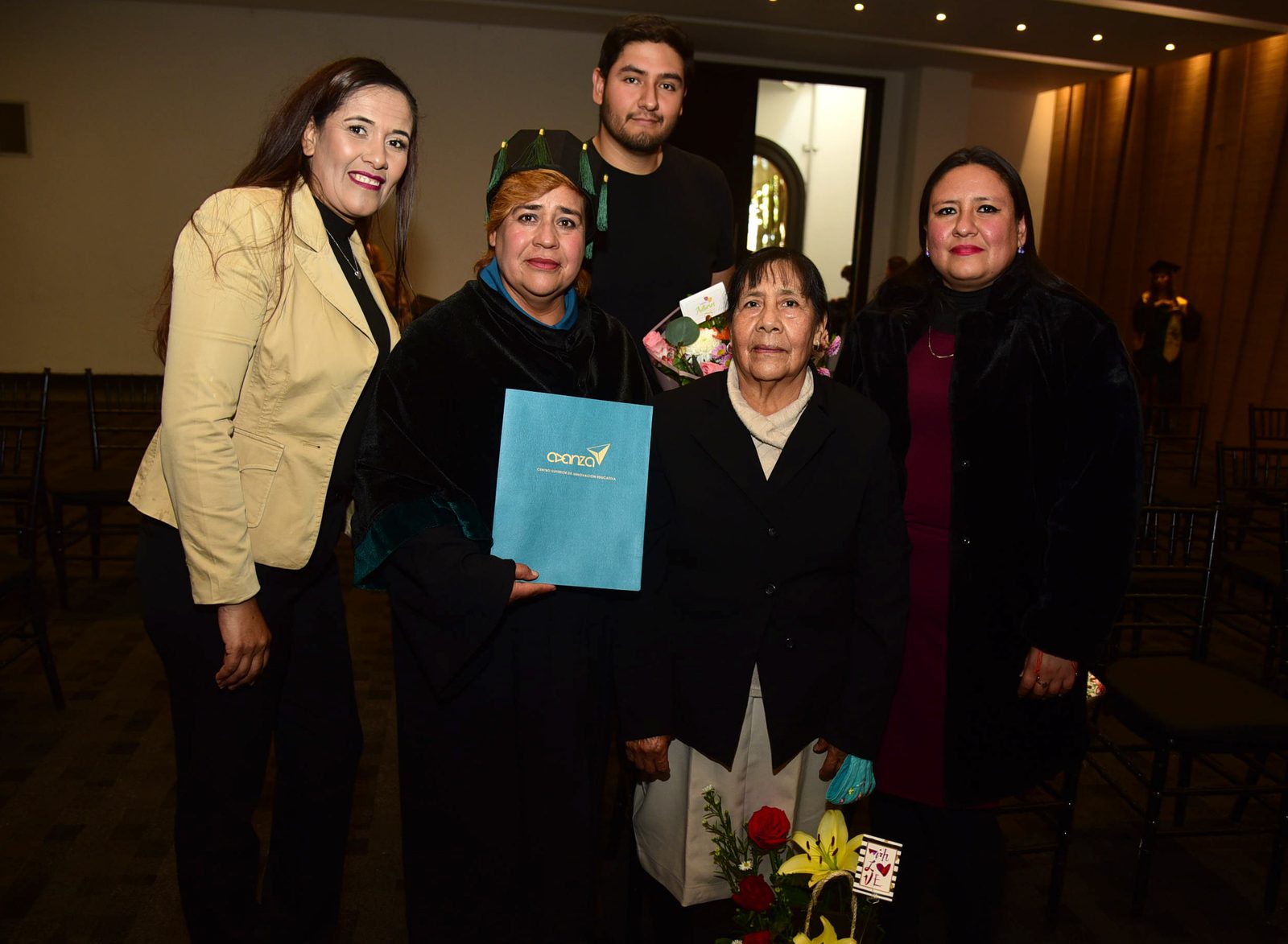 Las familias que acompañan el logro — Graduación 2025